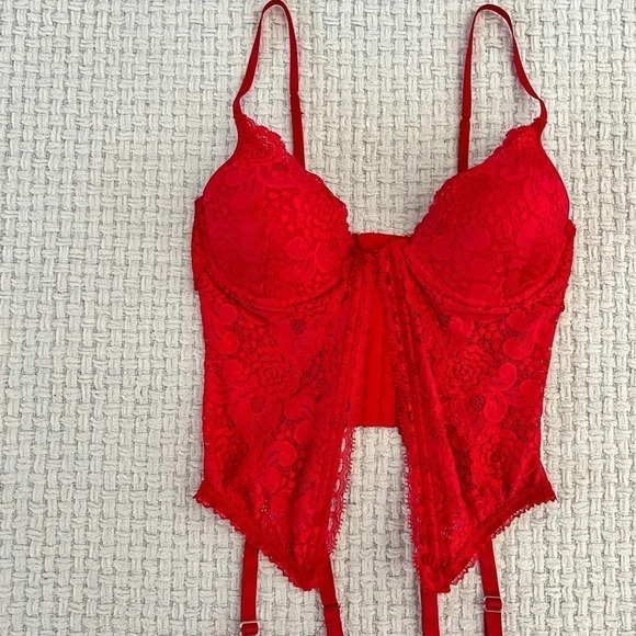 VINTAGE Secret Treasures Red Lace Corset Crop Top - Picture 6 of 7